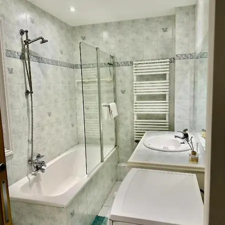 Luxurious 2 Bedrooms On Promenades Des شقة *