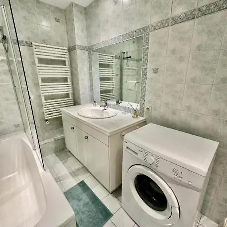 Luxurious 2 Bedrooms On Promenades Des شقة